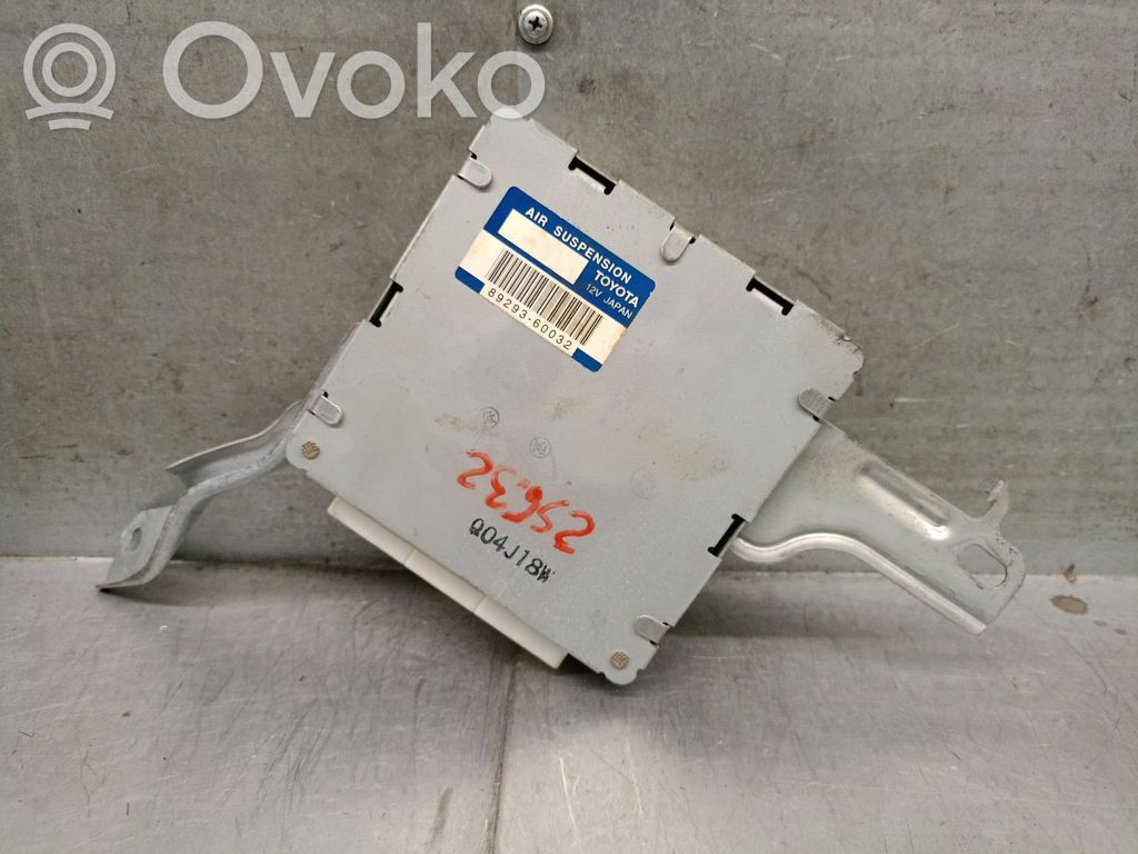 Toyota Land Cruiser (J100) Module de commande suspension