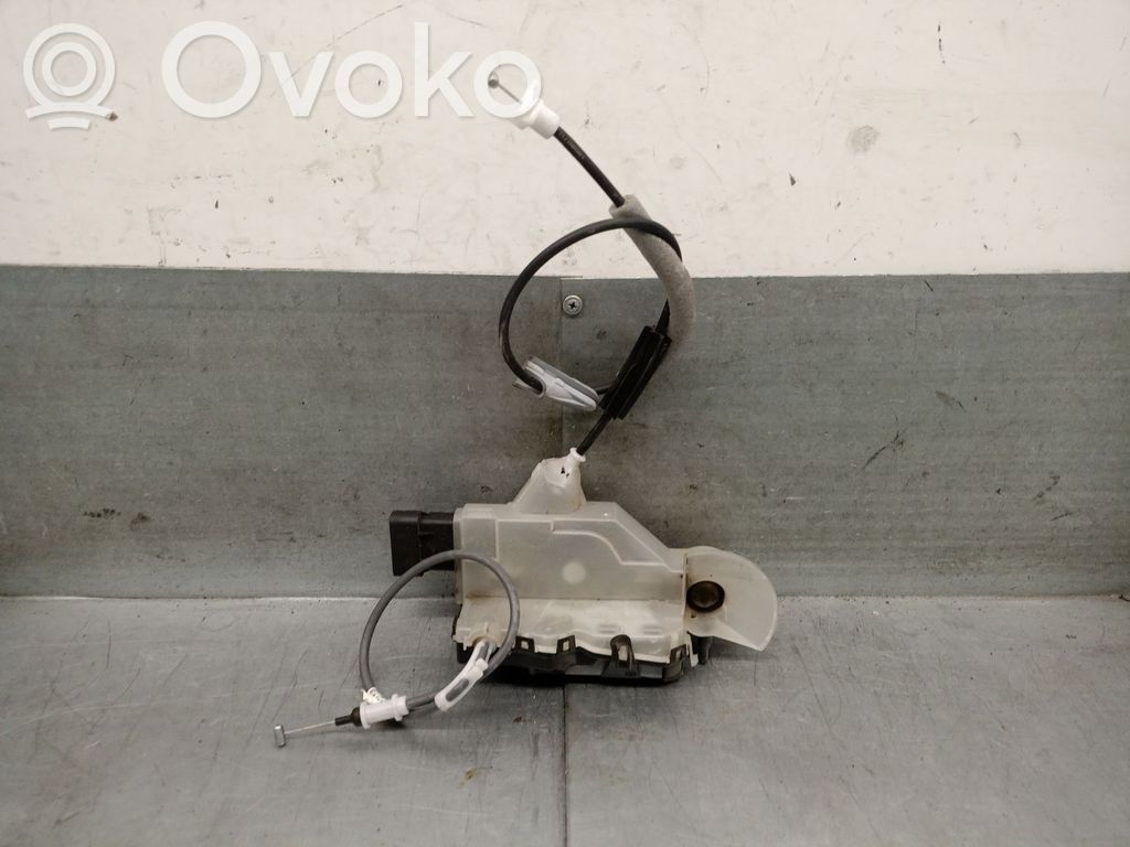 Opel Vivaro Front door lock