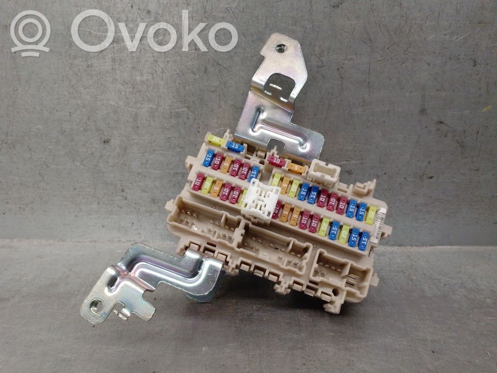 Nissan Qashqai Skrzynka bezpieczników / Komplet