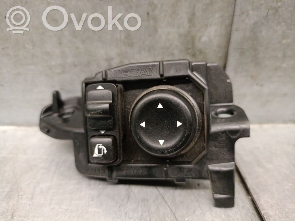 Nissan Qashqai Przycisk regulacji lusterek bocznych
