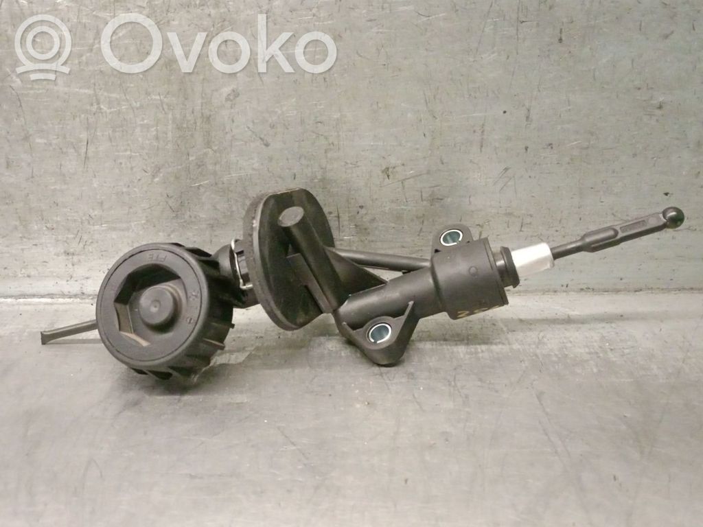 Opel Corsa D Pedał sprzęgła