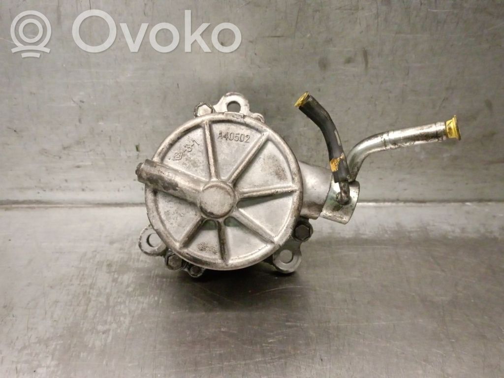 Mazda 3 I Vacuum pump