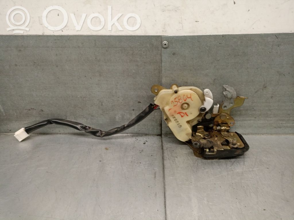 Mazda MPV II LW Zamek drzwi przednich 