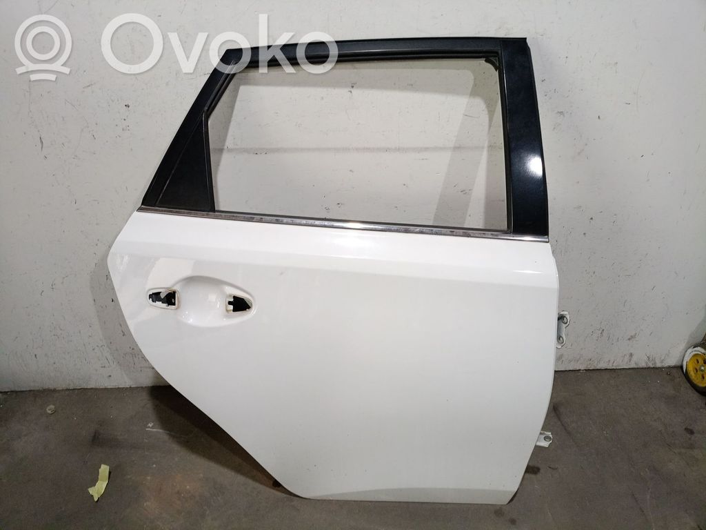 Toyota Auris E180 Rear door 