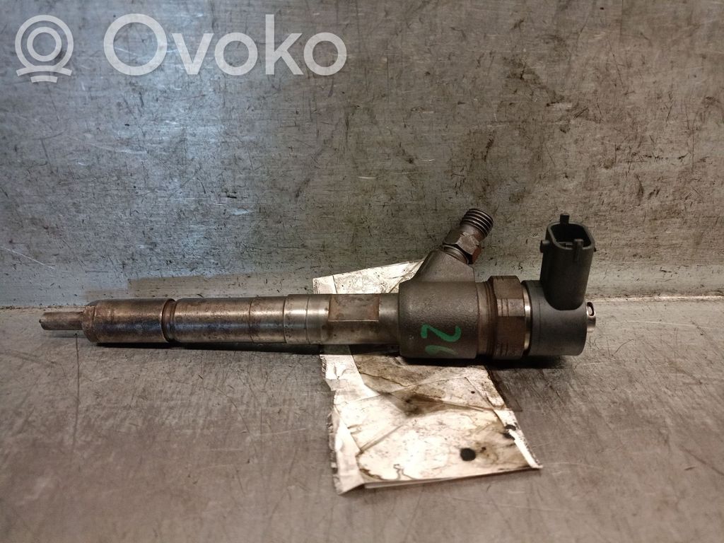 Opel Corsa D Wtryskiwacz paliwa 