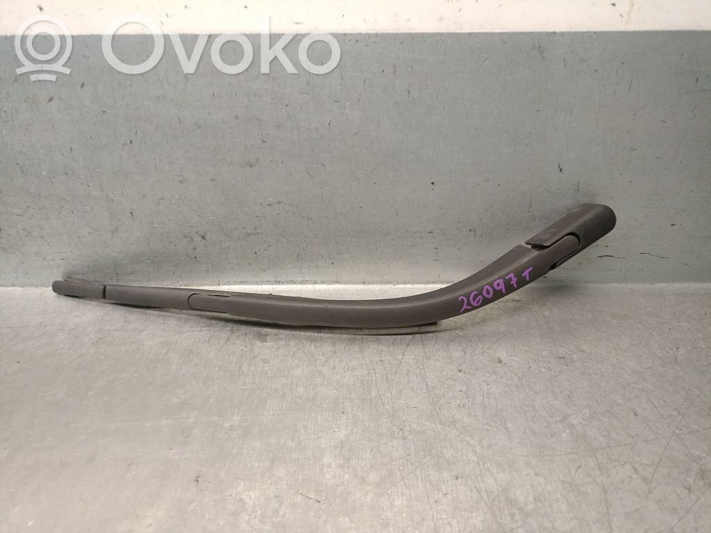 Peugeot 107 Ramię wycieraczki szyby tylnej 