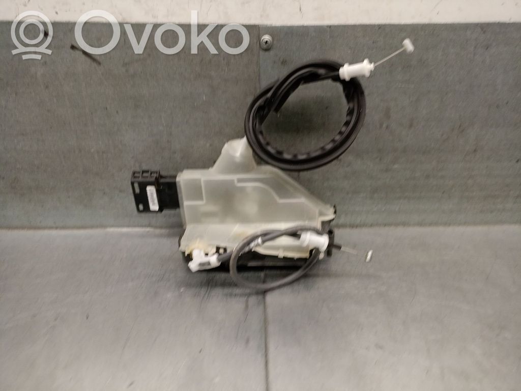 Opel Crossland X Takaoven lukko 