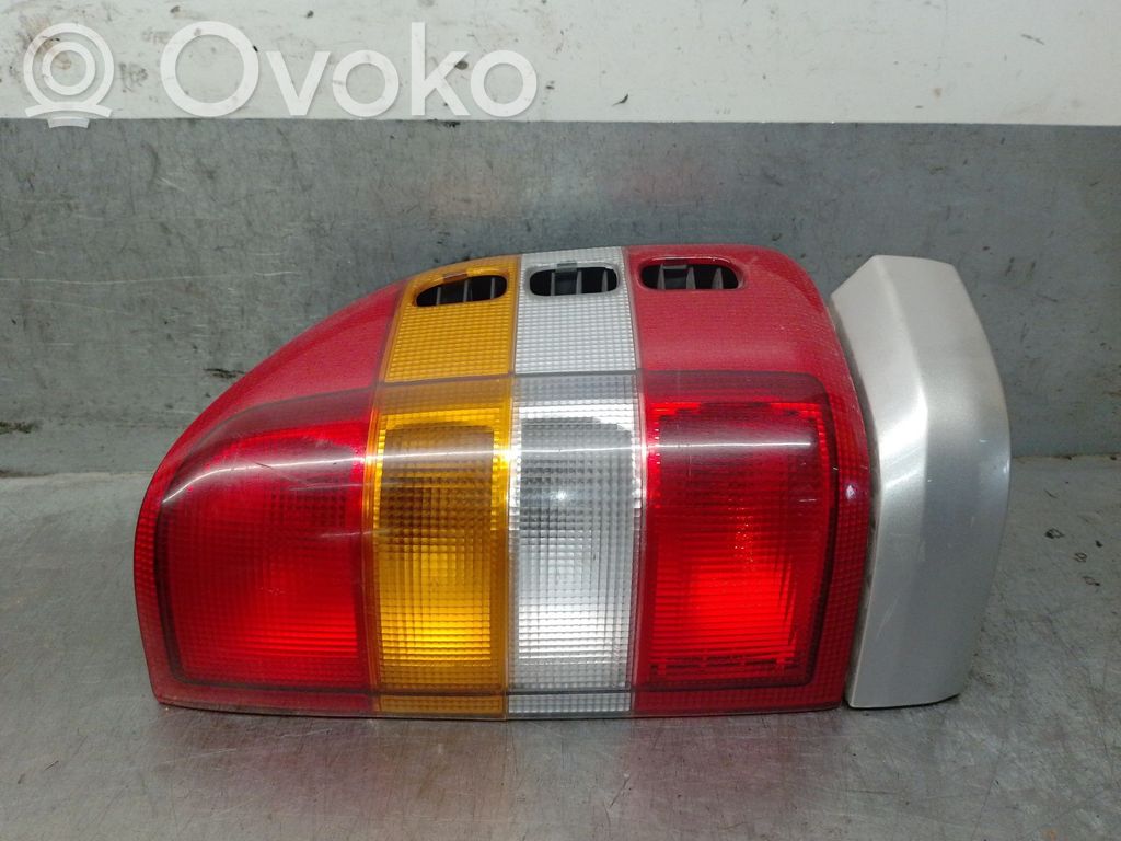 Opel Frontera B Feux arrière / postérieurs 