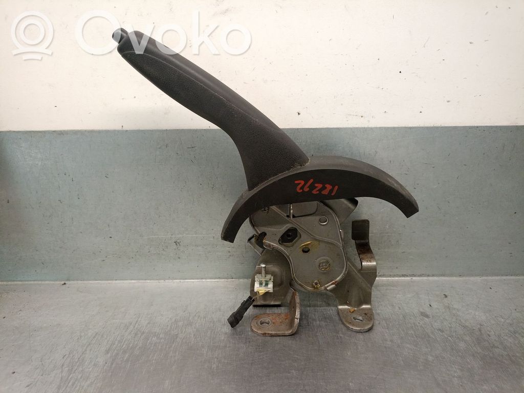 Nissan Note (E12) Käsijarrun vapautuskahva 