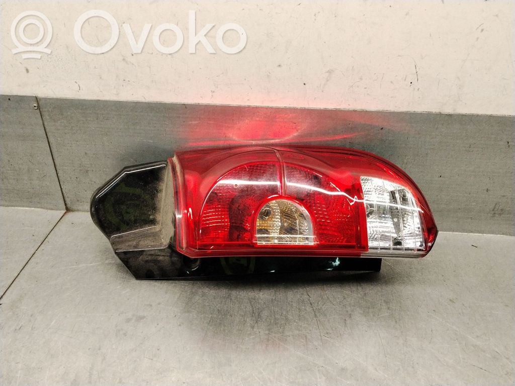 Mitsubishi Colt Luci posteriori