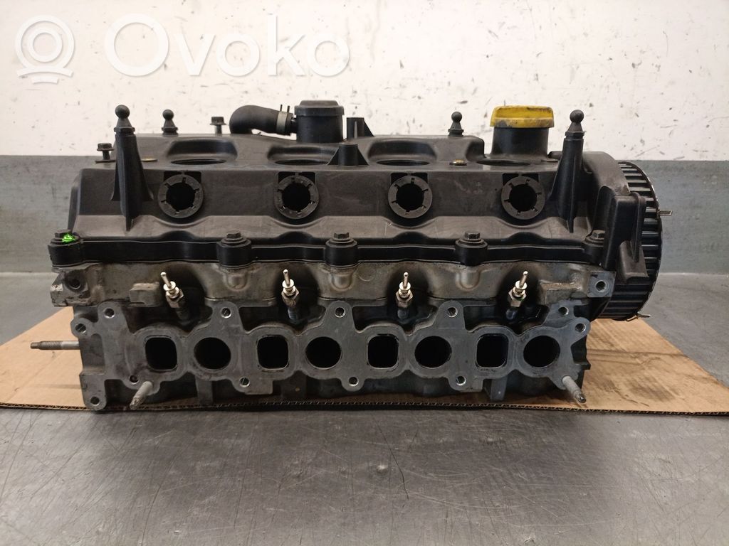 Opel Zafira B Głowica silnika