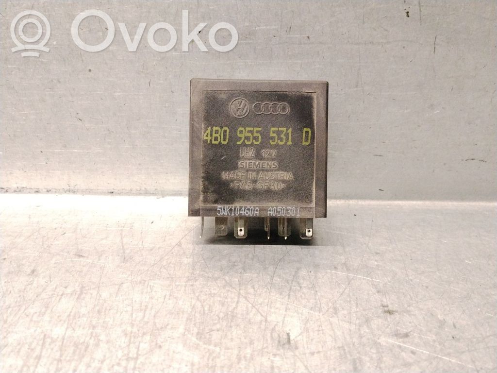 Audi A6 S6 C5 4B Saugiklių blokas
