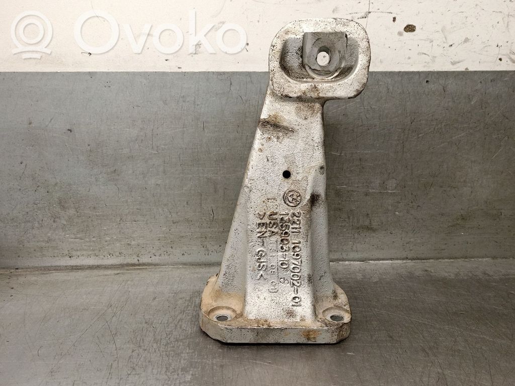BMW X5 E53 Engine mount bracket