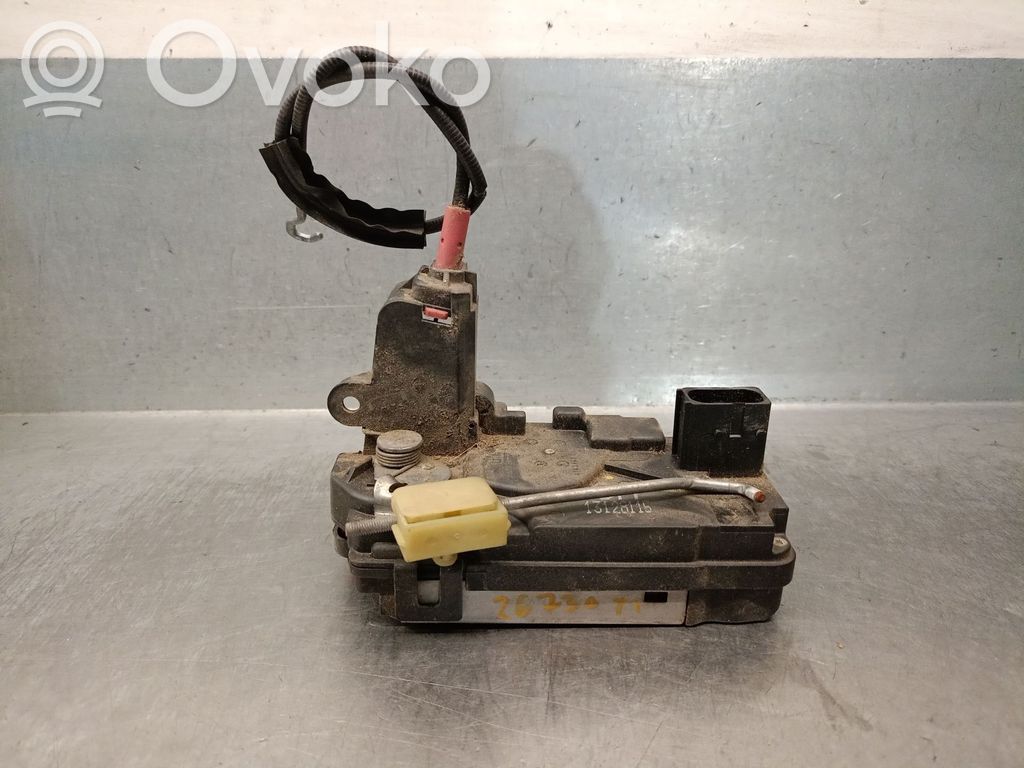 Opel Astra G Aizmugurē slēdzene 