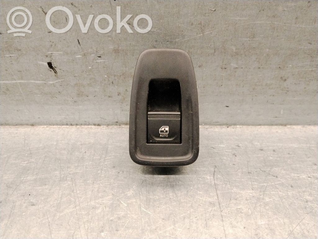 Renault Clio V Przyciski szyb 