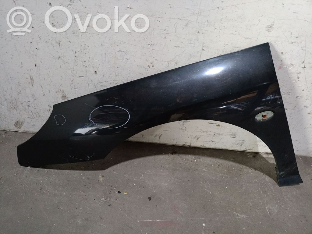 Peugeot 407 Błotnik przedni 