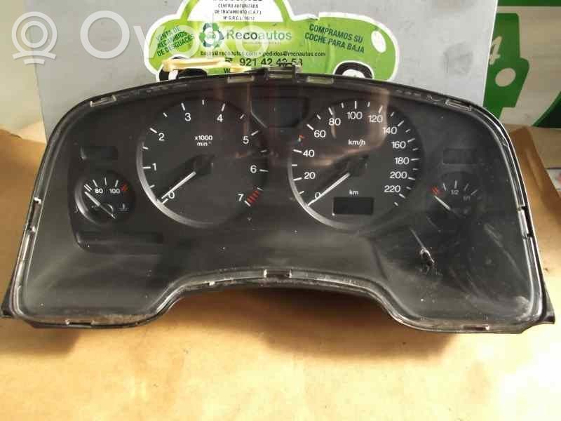 Opel Zafira A Speedometer (instrument cluster) 