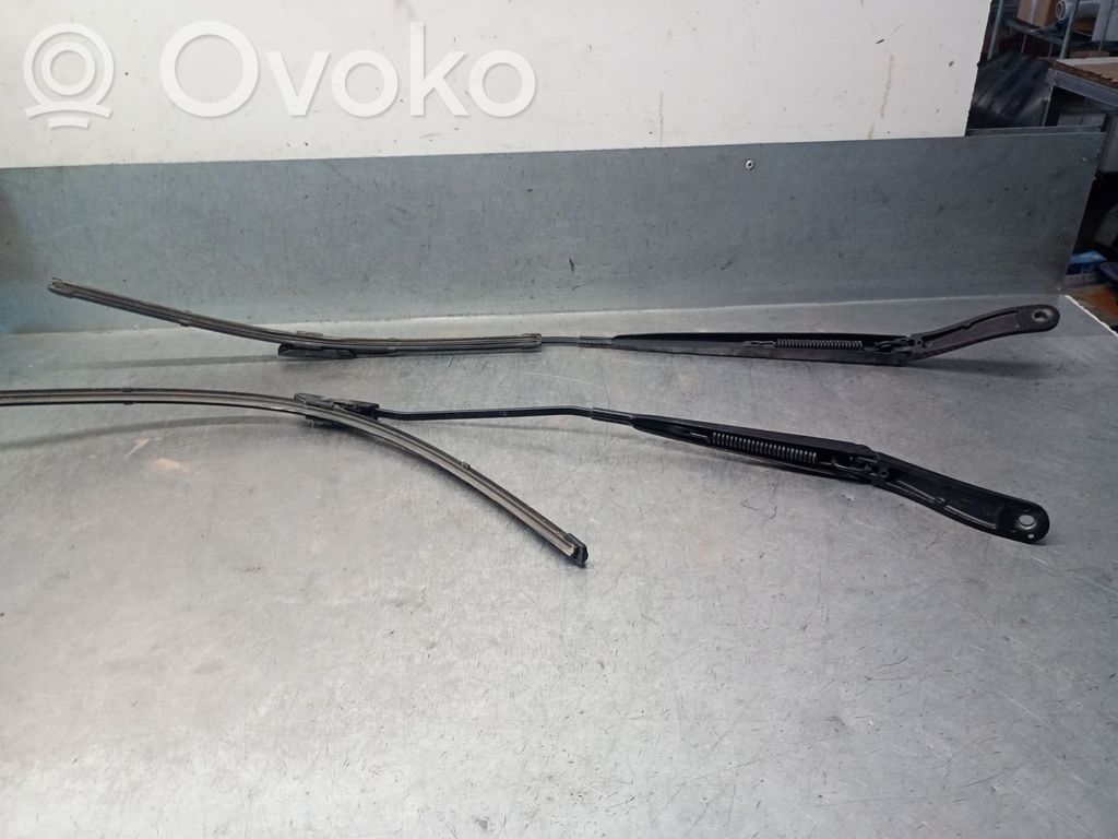 Opel Vivaro Brazo del limpiaparabrisas delantero