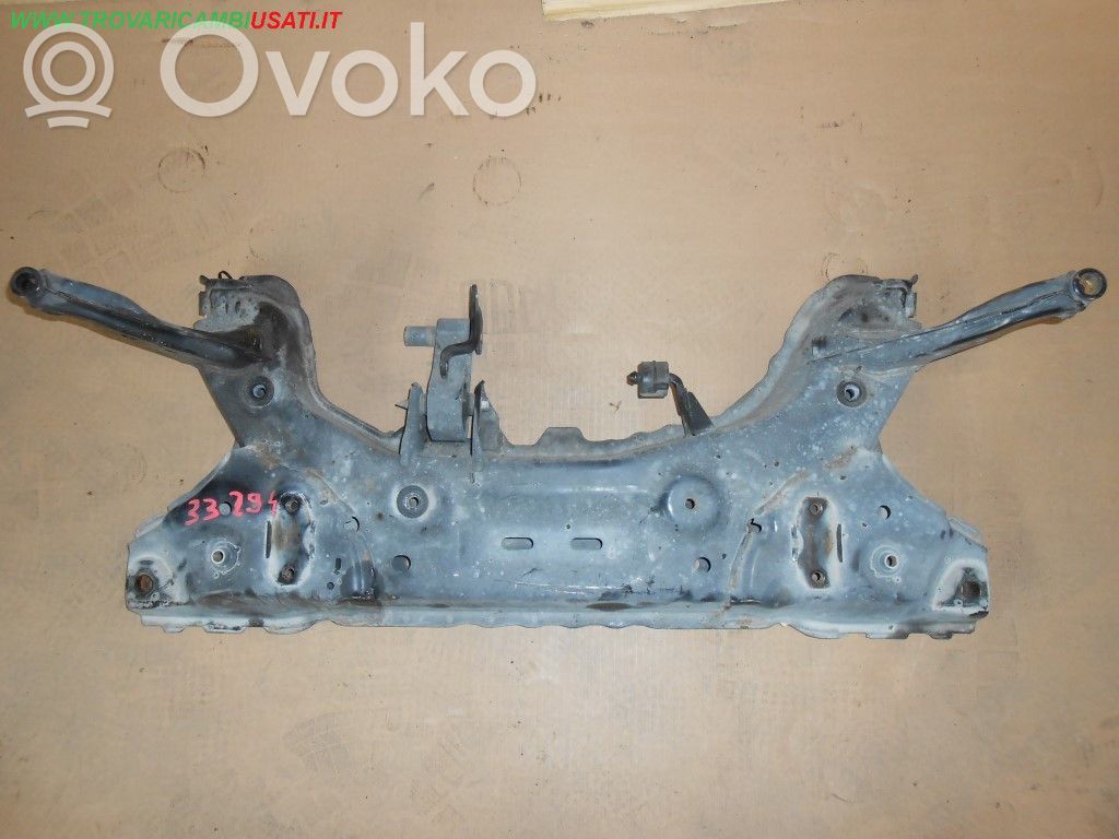 Mazda 2 Priekinis traversas 