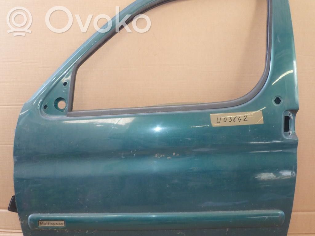 Puerta delantera   9002T8,999U03642,9002T8,999U03642