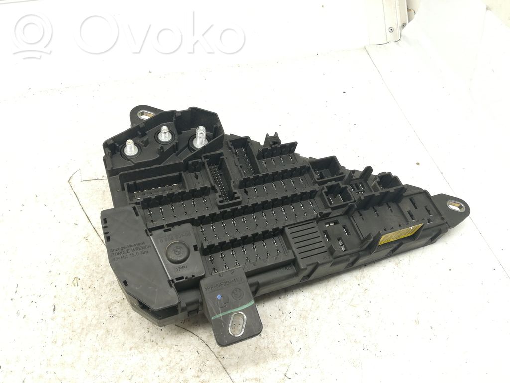 BMW 5 E60 E61 Saugiklių blokas 