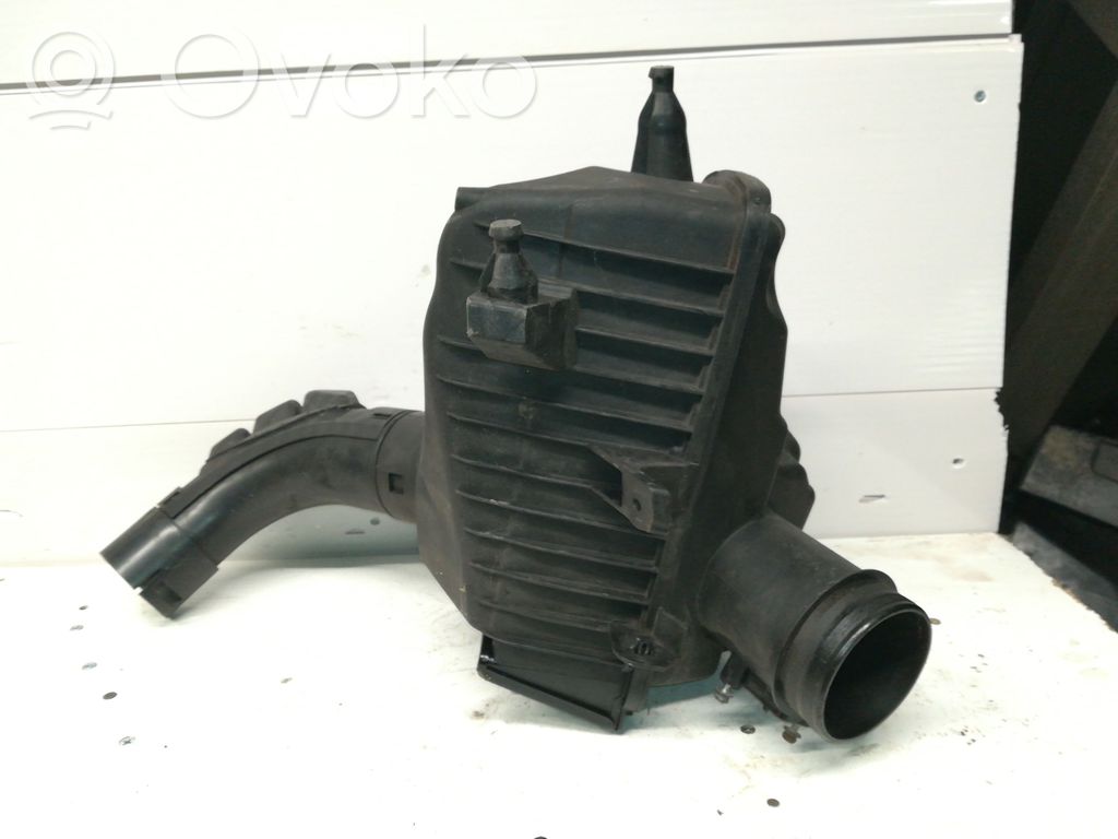 Nissan X-Trail T31 Air filter box 