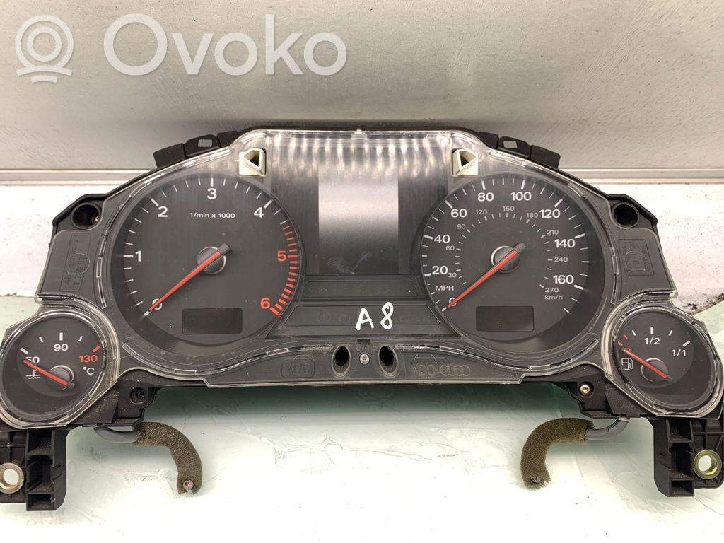Audi A8 S8 D2 4D Speedometer (instrument cluster) 