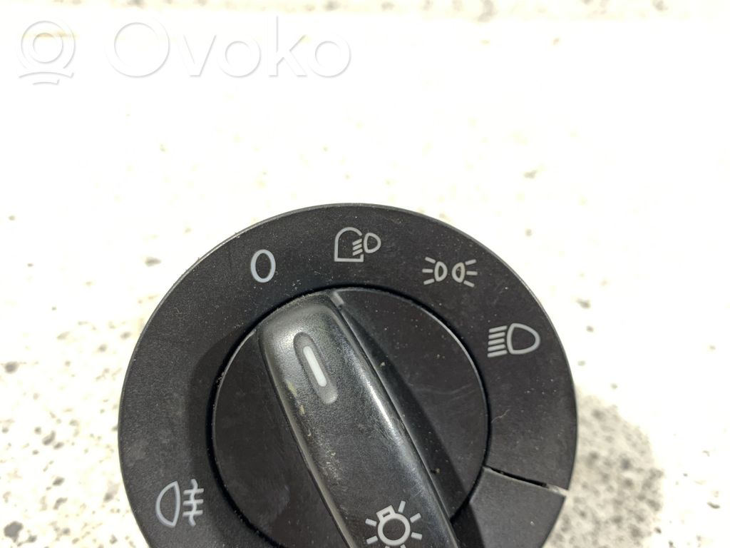 Volkswagen Jetta V Przełącznik świateł 