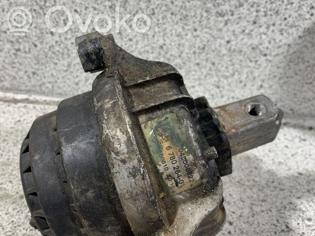 Engine mount bracket   678026401