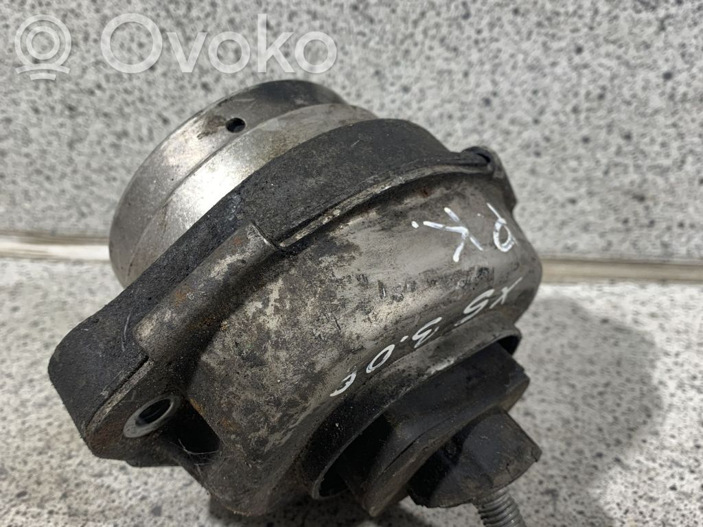 BMW X5 E53 Engine mount bracket 
