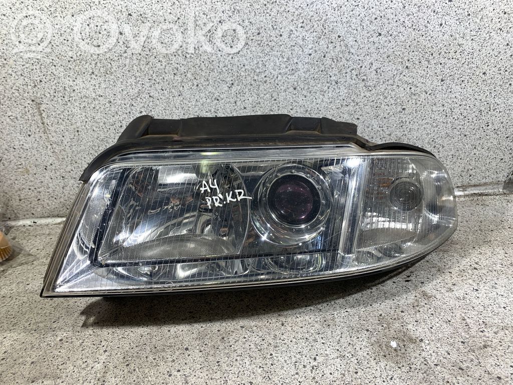 Audi A4 S4 B5 8D Phare frontale 