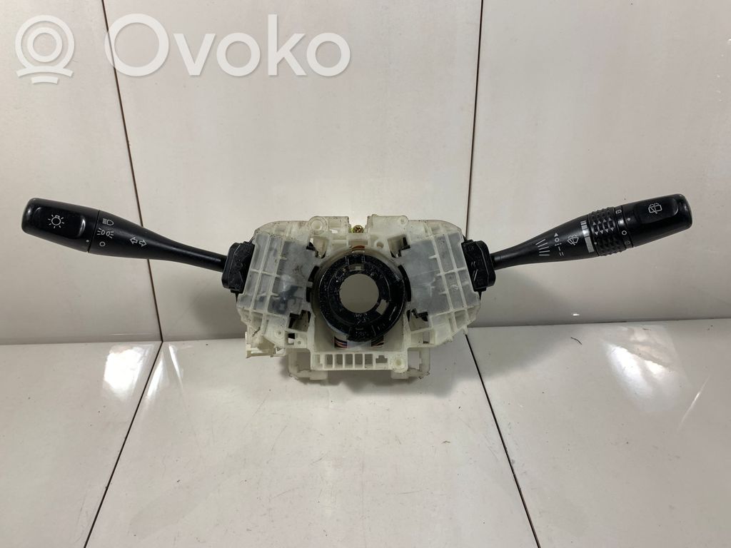Mitsubishi Pajero Pyyhkimen/suuntavilkun vipukytkin 