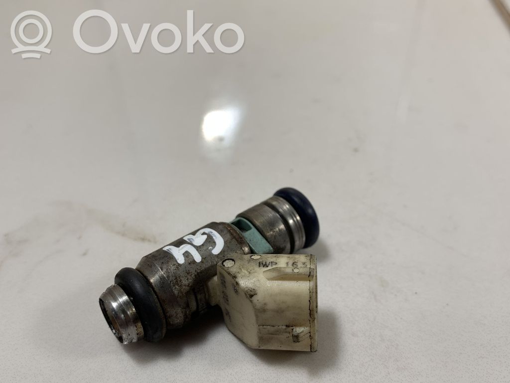 Volkswagen Golf IV Inyector de combustible 