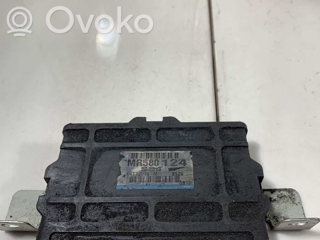 Mitsubishi Pajero Transfer box differential control unit 
