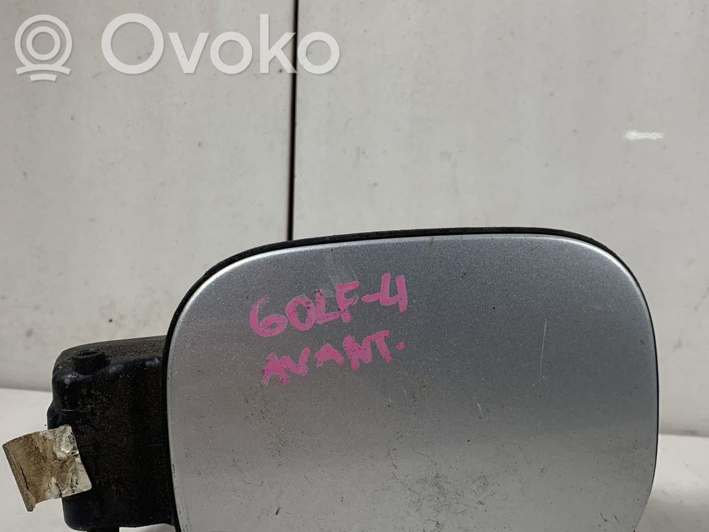 Volkswagen Golf IV Klapka wlewu paliwa 
