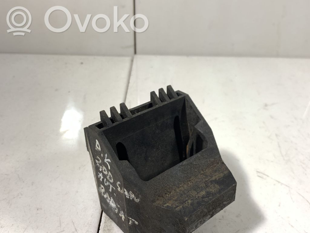 BMW 3 E46 Radiator mount bracket 