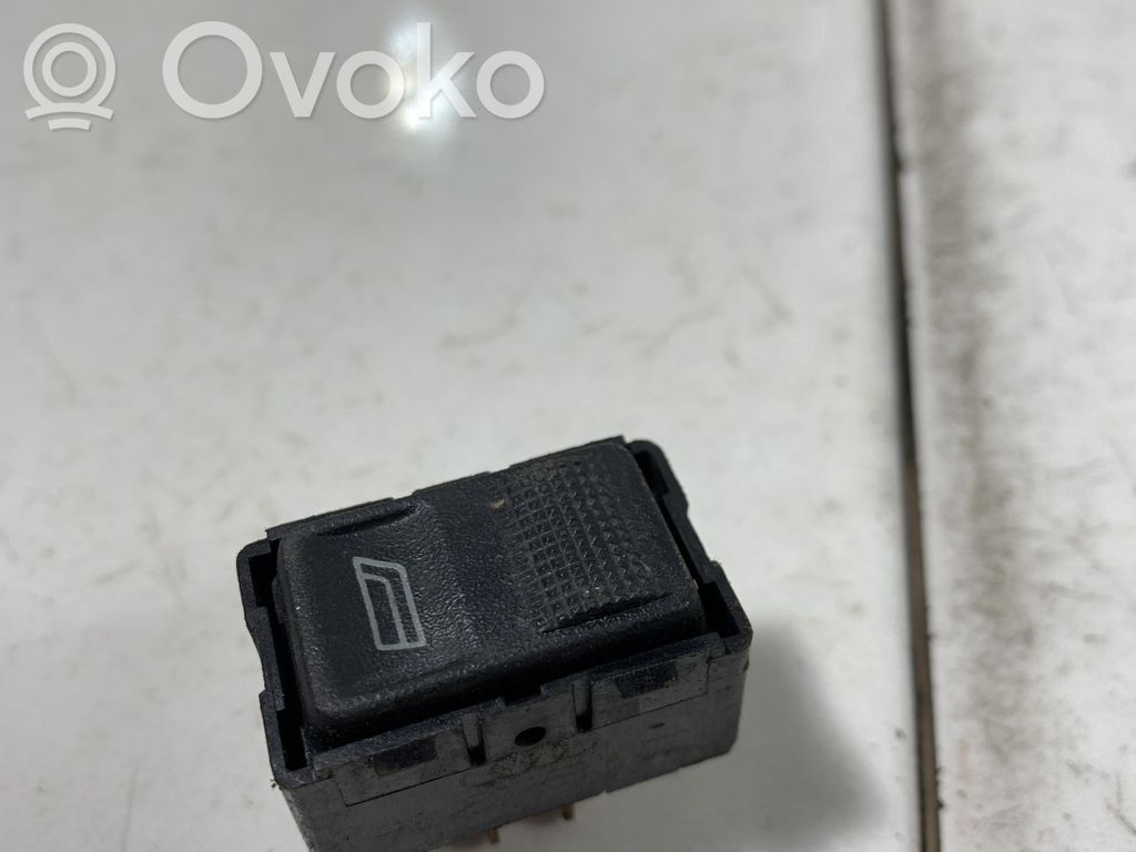 Audi A6 S6 C4 4A Electric window control switch 