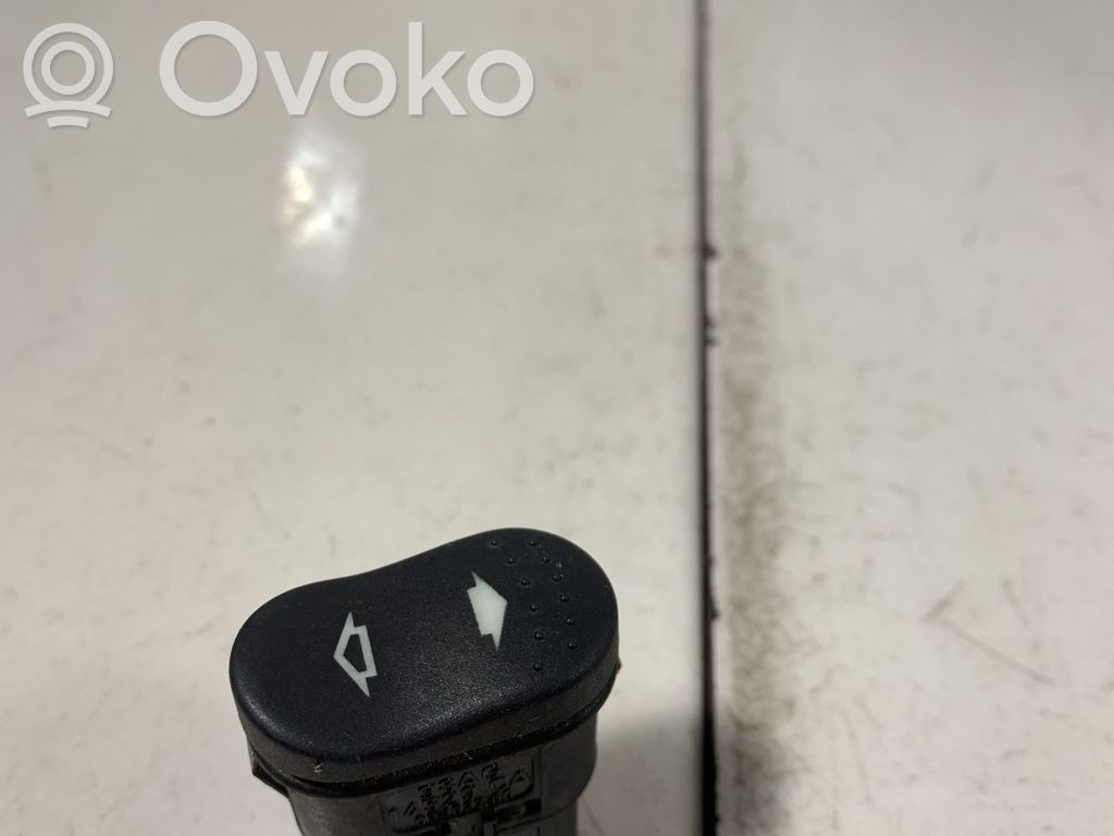 Elektrisko logu slēdzis   98AG14529CA