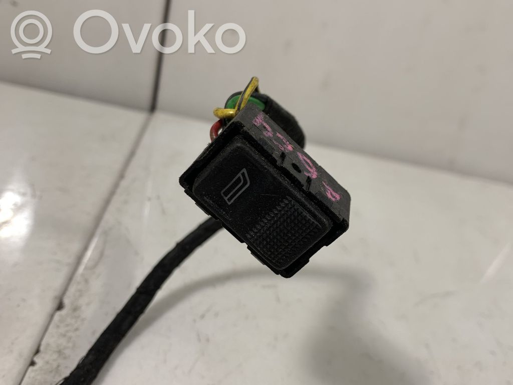Audi A6 S6 C4 4A Electric window control switch 