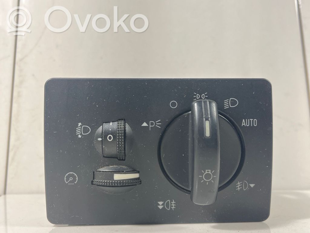 Light switch   7M5T13A024DA