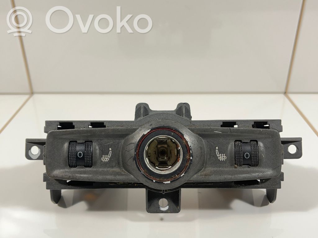 Audi A6 S6 C6 4F Sėdynių šildymo jungtukas 