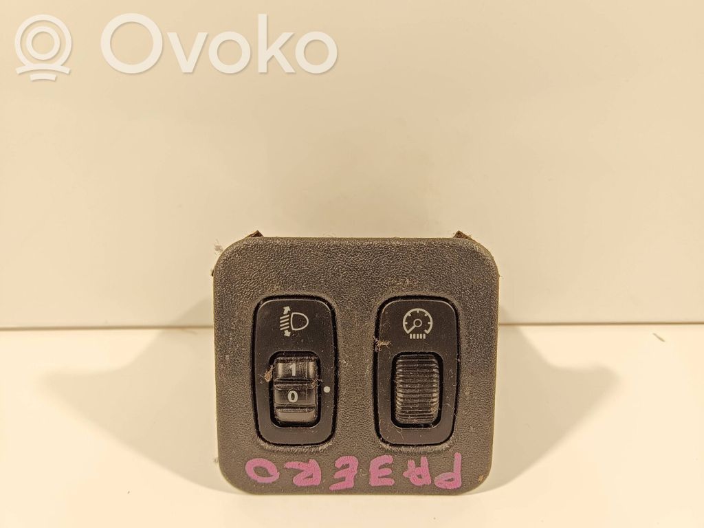 Mitsubishi Pajero Headlight level height control switch 