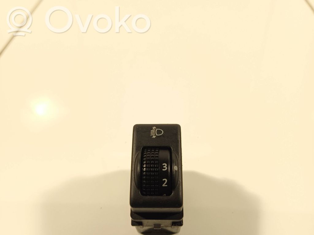 Nissan X-Trail T30 Headlight level height control switch 