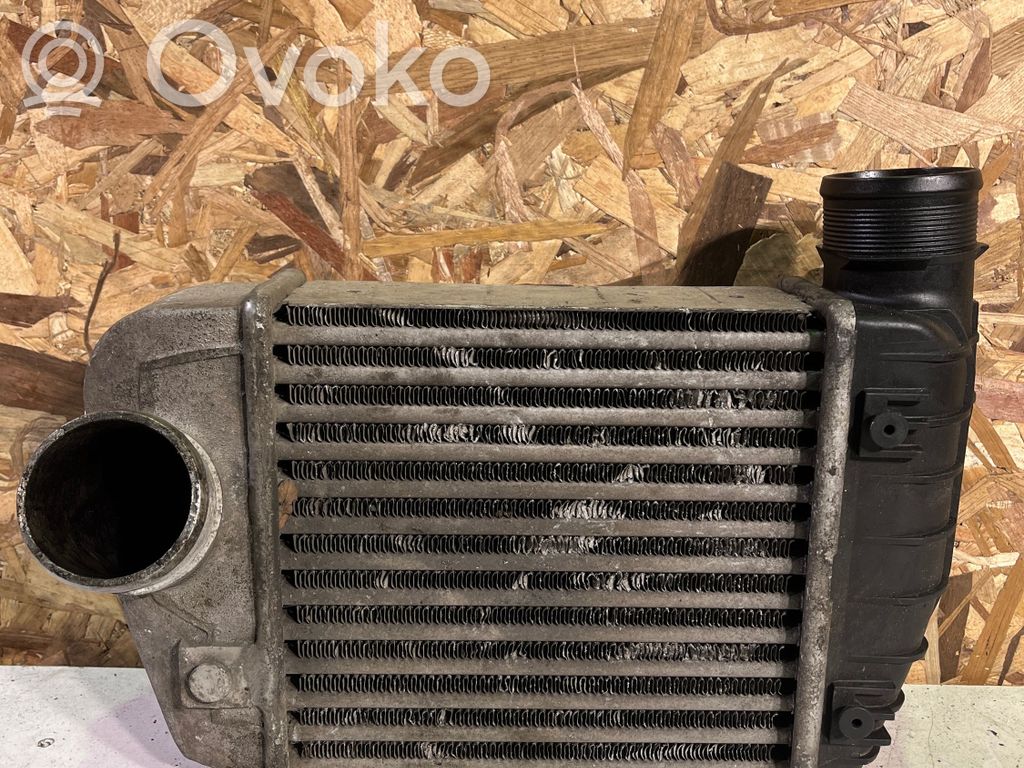 Audi A6 S6 C6 4F Oro nukreipėjas/ kanalas interkūlerio radiatoriaus 