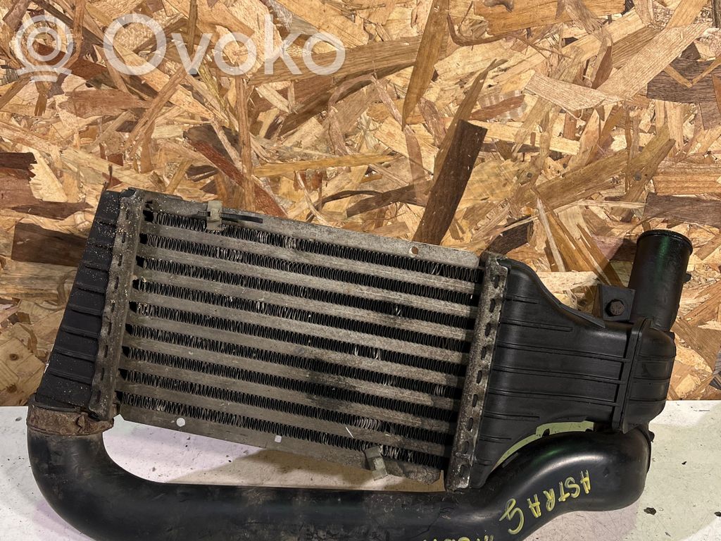 Opel Astra H Oro nukreipėjas/ kanalas interkūlerio radiatoriaus 