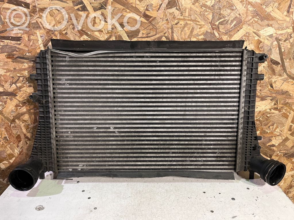 Volkswagen PASSAT B6 Oro nukreipėjas/ kanalas interkūlerio radiatoriaus 