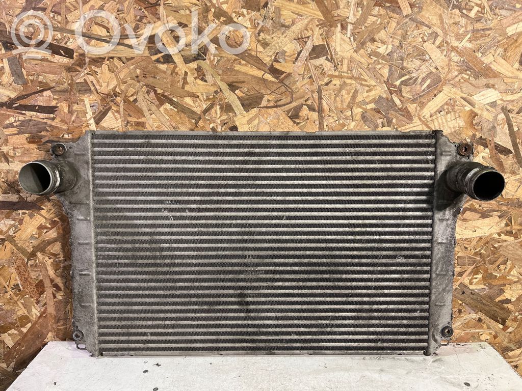 Toyota Avensis T250 Intercooler air channel guide 