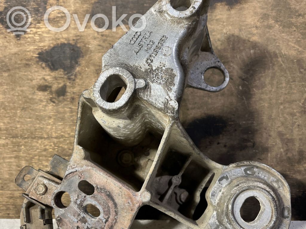 Audi A6 Allroad C5 Engine mounting bracket 