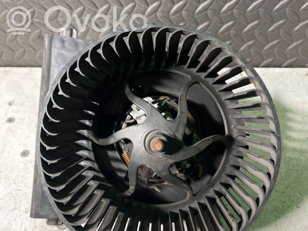 Volkswagen Golf IV Lämmittimen puhallin 