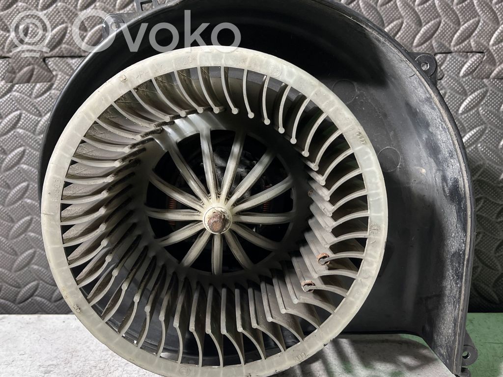Volkswagen Polo IV 9N3 Heater fan/blower 